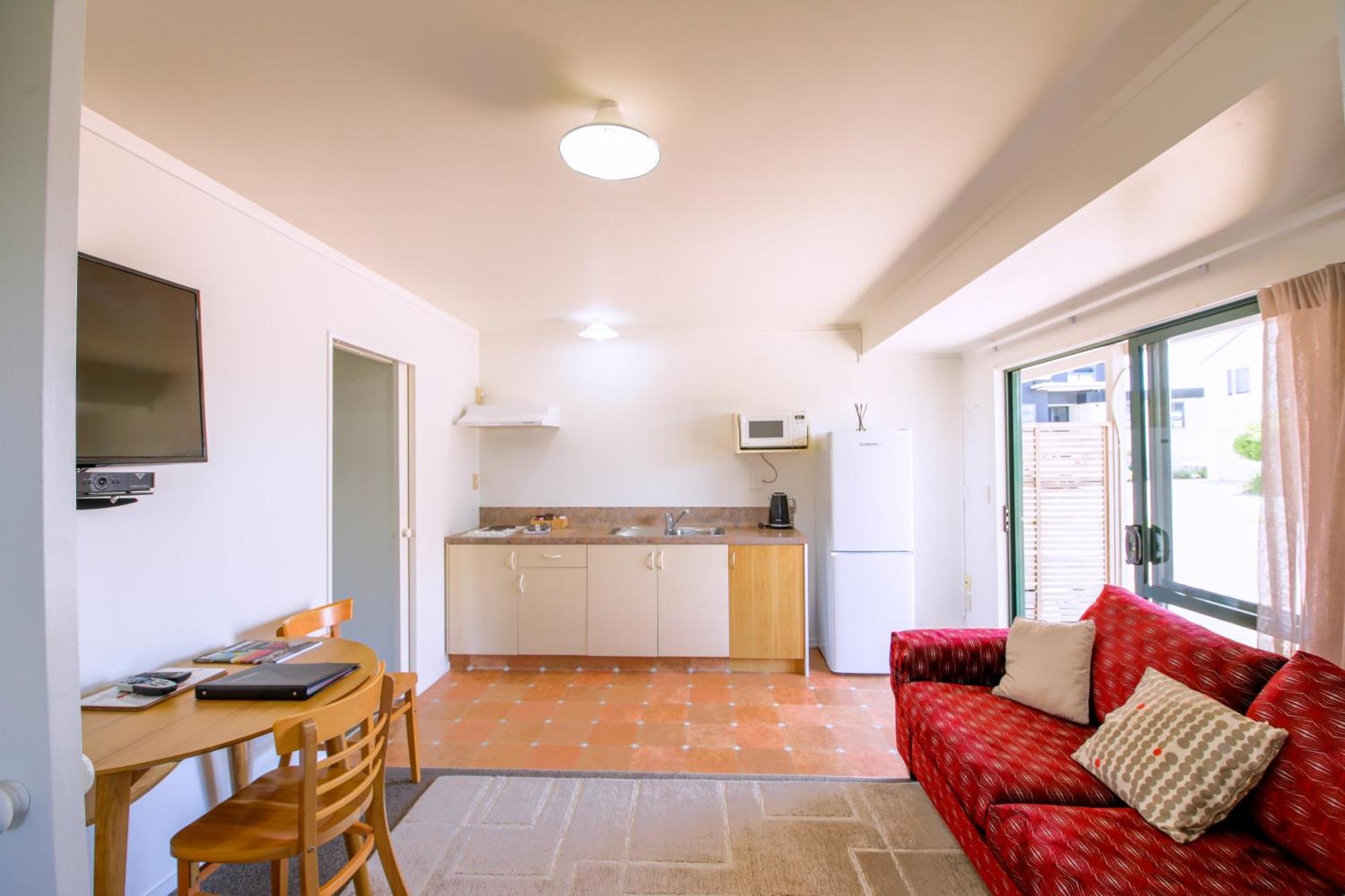 Blue Marlin Apartments Whitianga Exterior photo